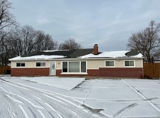 21860 N Tuller Ct, Southfield, MI