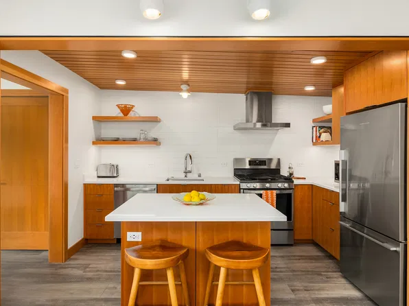 151 Finch Pl SW Unit C, Bainbridge Island, WA 98110