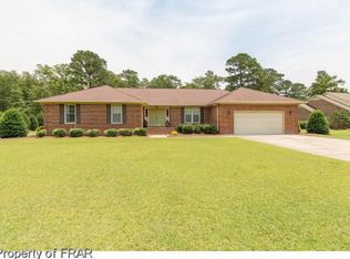 882 Long Iron Dr, Fayetteville, NC 28312