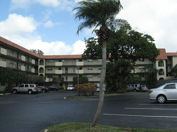 2nd image of 5961 N Falls Circle Dr APT 306