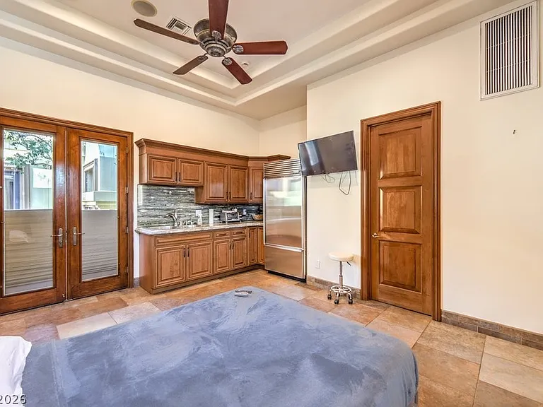 2780 El Camino Rd — Photo 66