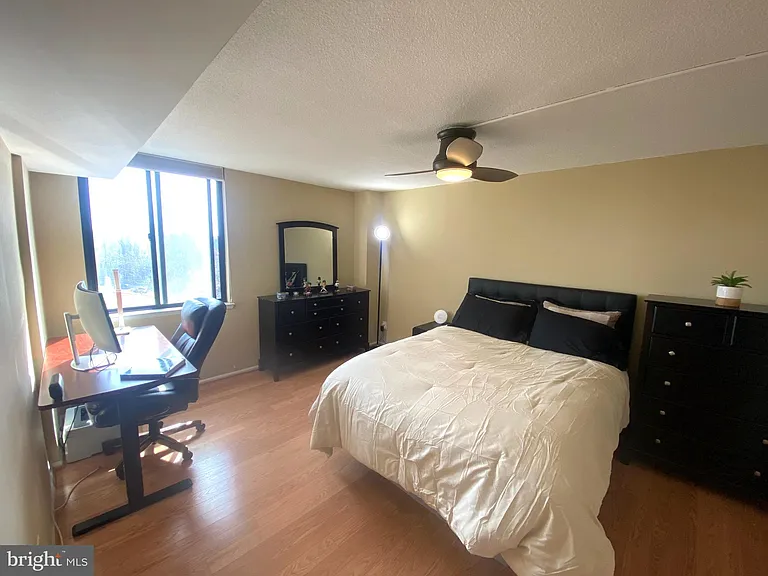 118 Monroe St #709 — Photo 17