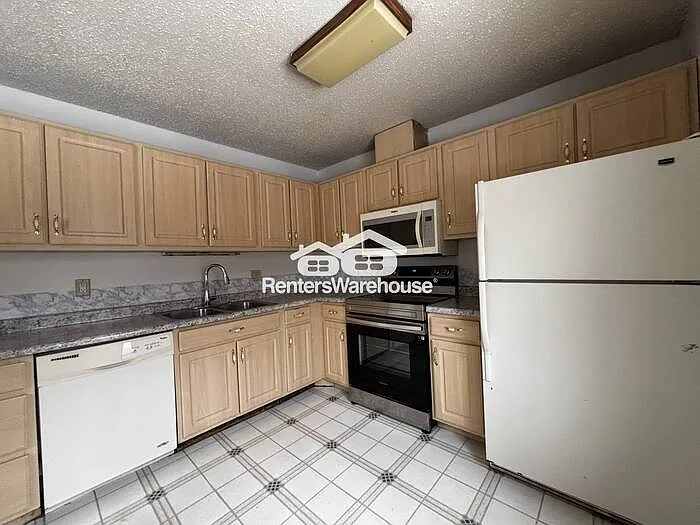 Building Photo - 1514 N Timber Rdg