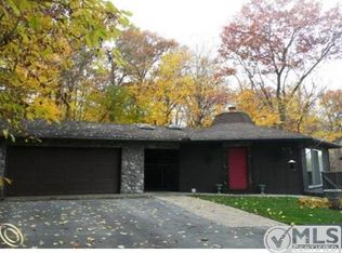 7285 Sagamore Dr, Clarkston, MI 48346