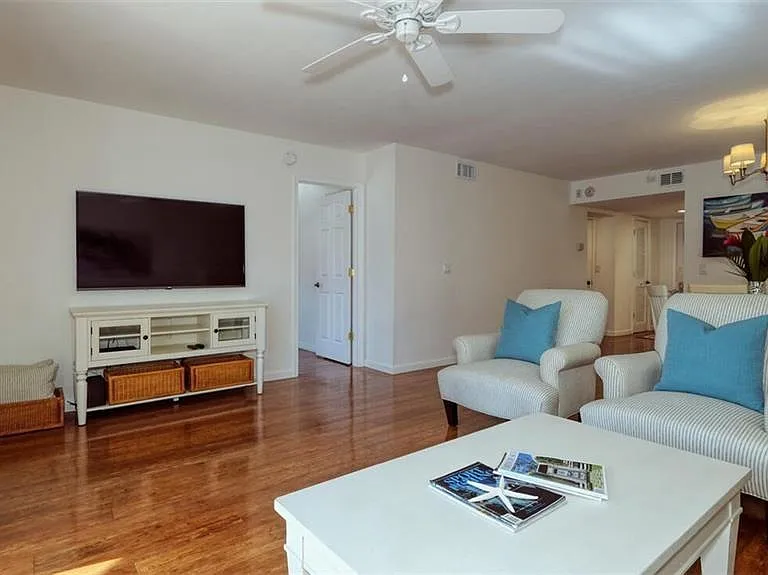 4531 Bay Beach Ln #133 — Photo 5