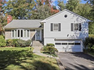 404 Ardsley Rd, Scarsdale, NY 10583