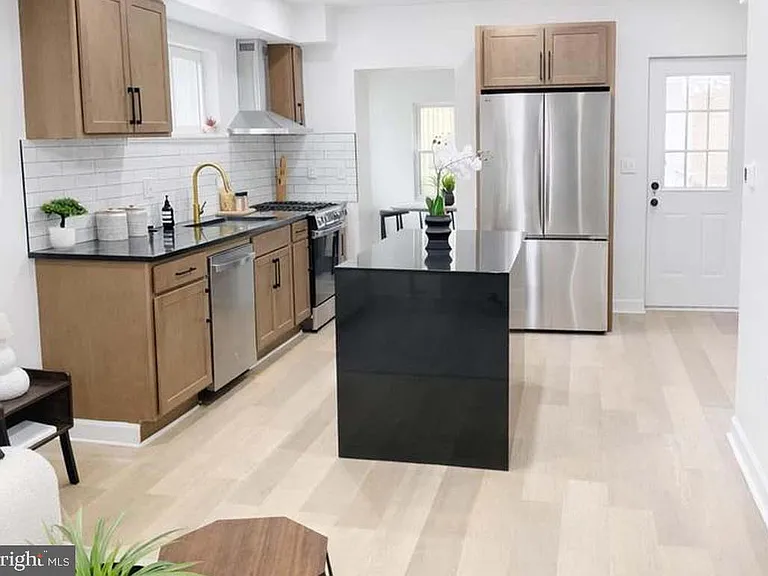 1416 Kearny St NE — Photo 6
