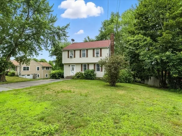 41 Quincy St, Holbrook, MA 02343