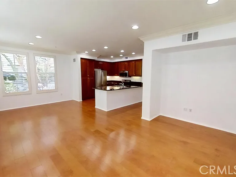 37 Spanish Lace — Photo 9