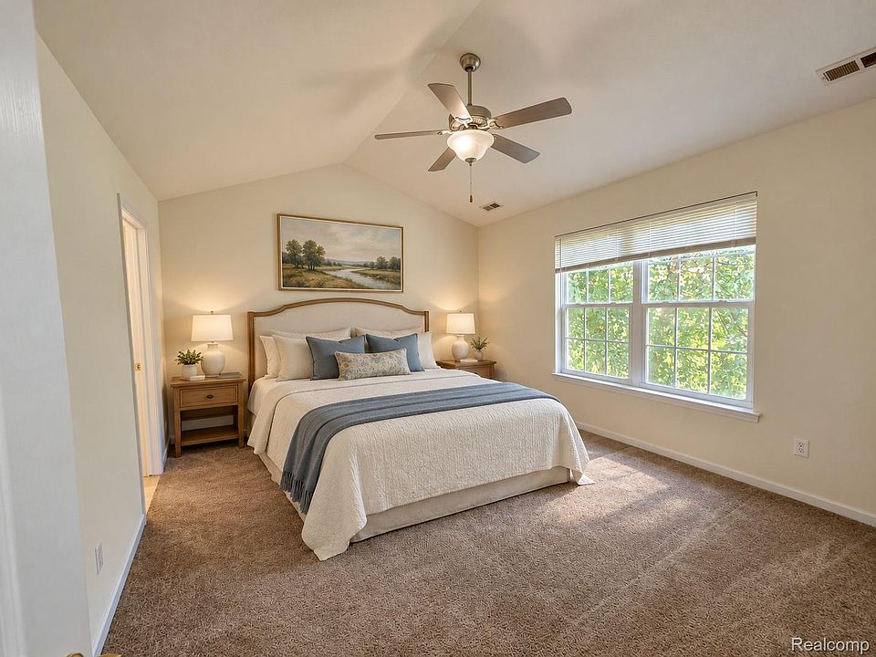 27248 Hidden Oaks Dr, photo 16