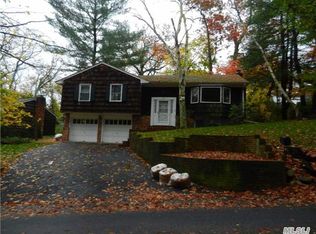 221 Adams St, Centerport, NY 11721
