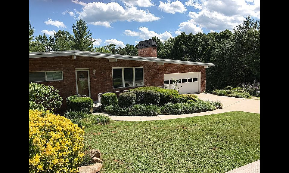 1st image of 324 Leconte View Ln