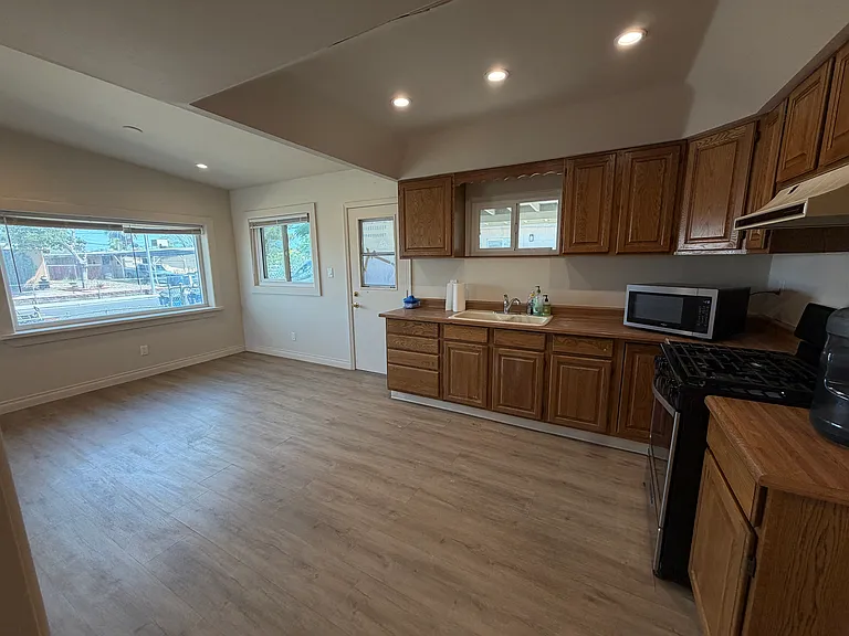 909 Elko Way — Photo 4