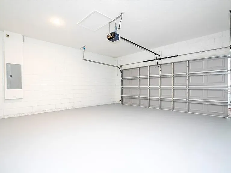 16919 SW 37th Terrace Rd — Photo 3