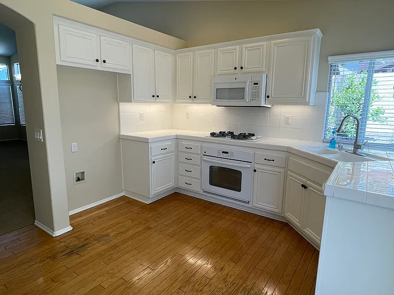 20450 Herbshey Cir — Photo 14