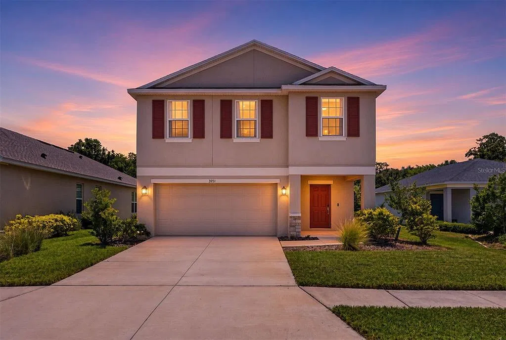 4 bed, 2.5 bath, 2320 sqft, $2,700 — Photo 1