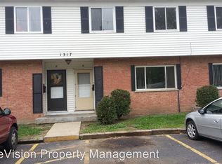 1317 Monomoy St, Aurora, IL 60506