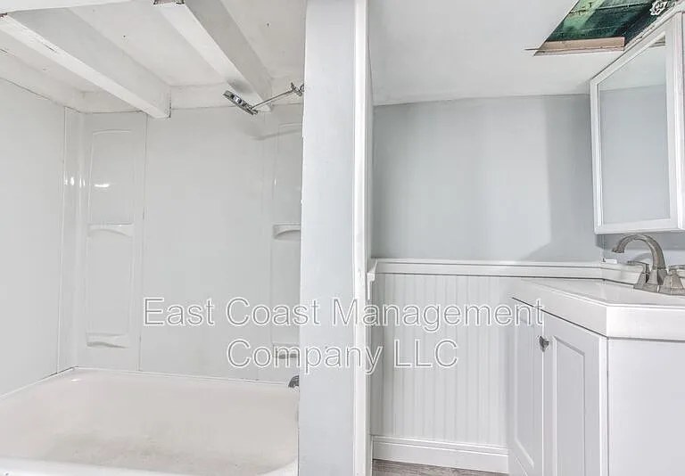 1253 Sargeant St — Photo 29