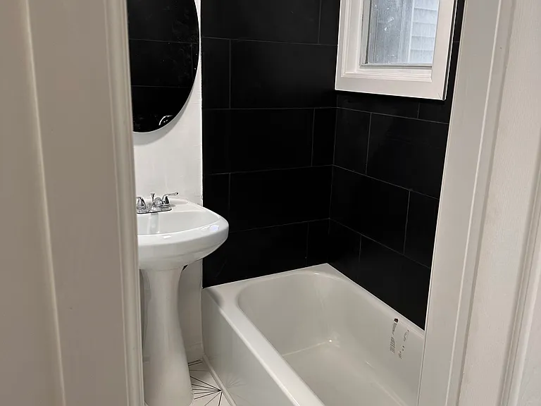 41 Wayne Ave #2 — Photo 8