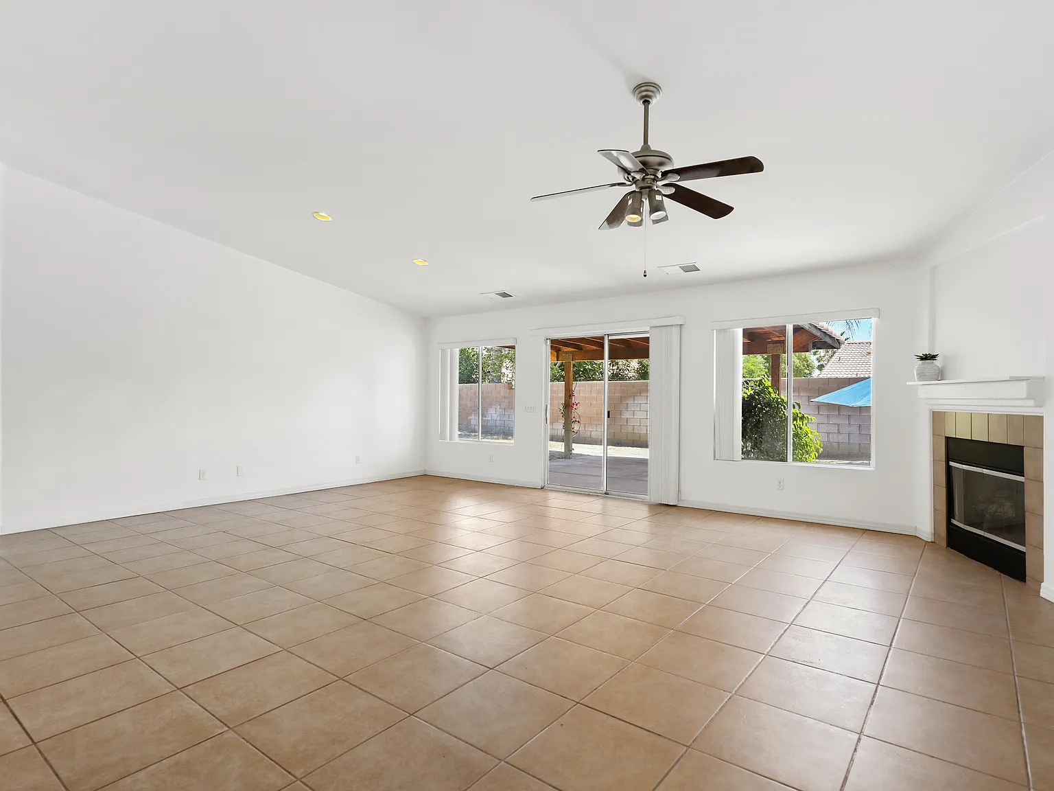3 bed, 2188 sqft, $3,500 — Photo 4