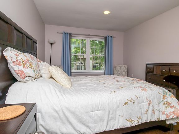 5th image of 15 Aspen Ct