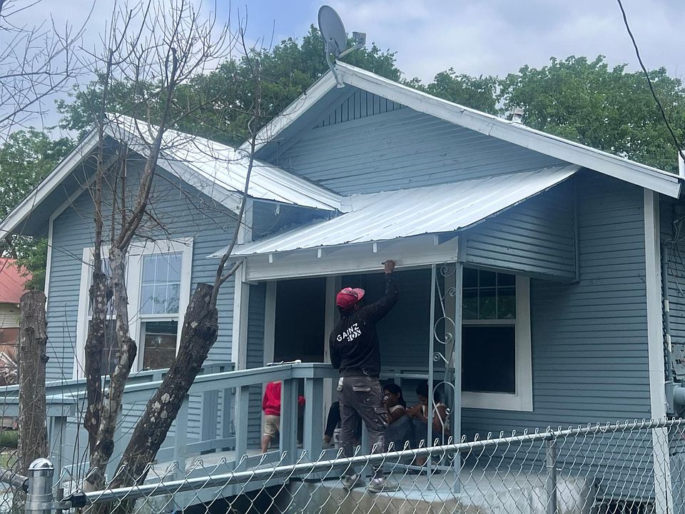 1st image of 1926 E Crockett St