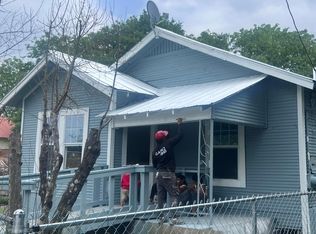 1926 E Crockett St, San Antonio, TX 78202