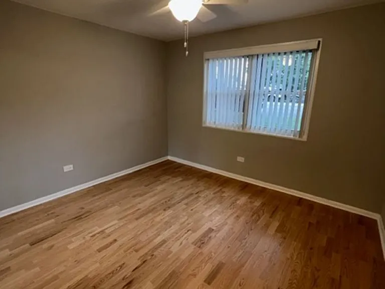 2349 59 W Jarvis 7335 #37 — Photo 11