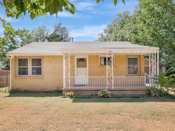 711 N Westridge Dr, Wichita, KS 67203