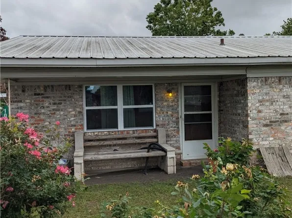 1006 N Gray St, Pocola, OK 74902