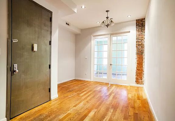 3rd image of 213 Wyckoff Ave