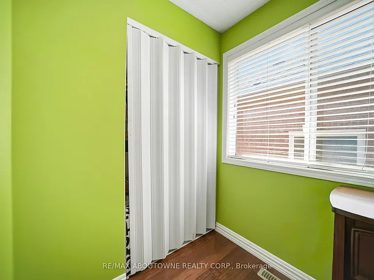 902 Gazley Cir — Photo 18