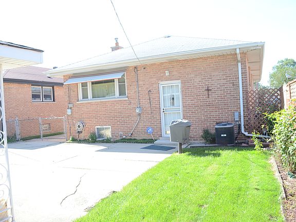 3rd image of 379 Oglesby Ave