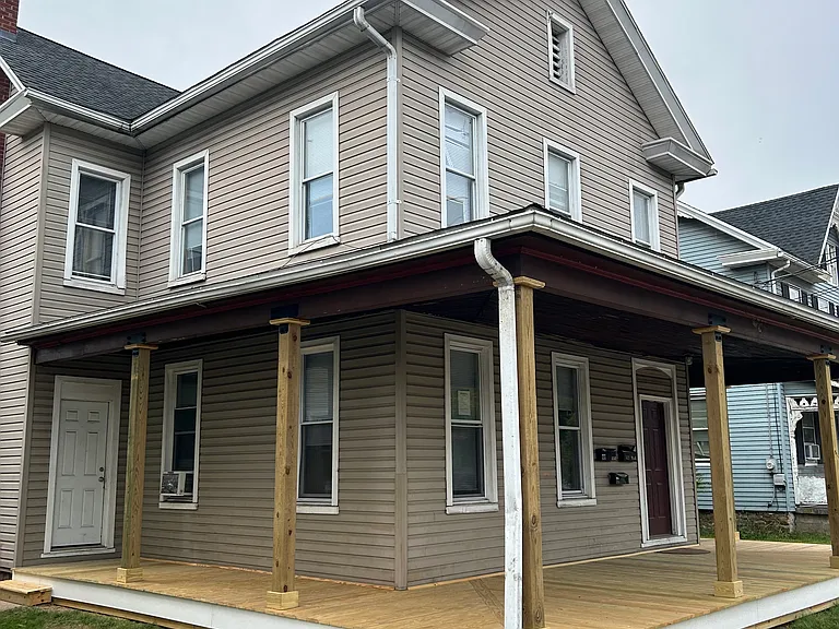 522 East St — Photo 2