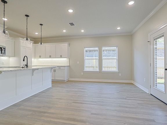 2nd image of 1201 Penny Ln