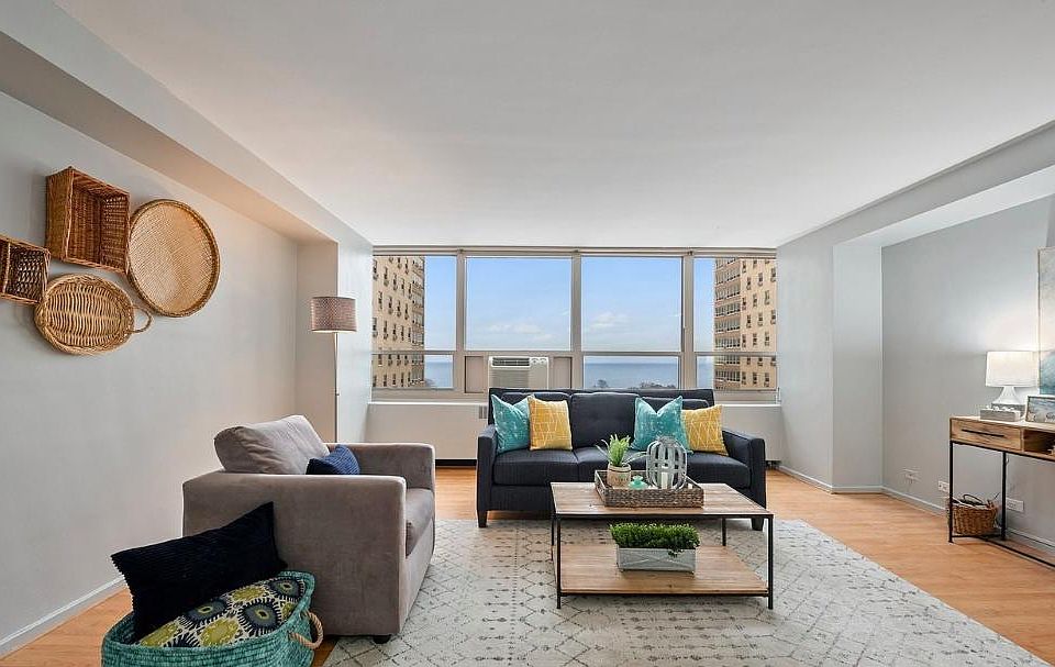 1st image of 3950 N Lake Shore Dr APT 1315
