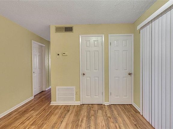 5th image of 5462 Lescot Ln