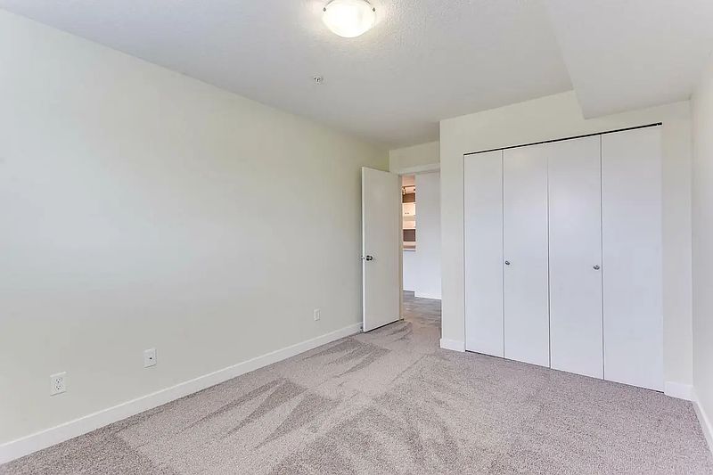 Airdrie Apartment for rent - 2 Bedrooms — photo 17