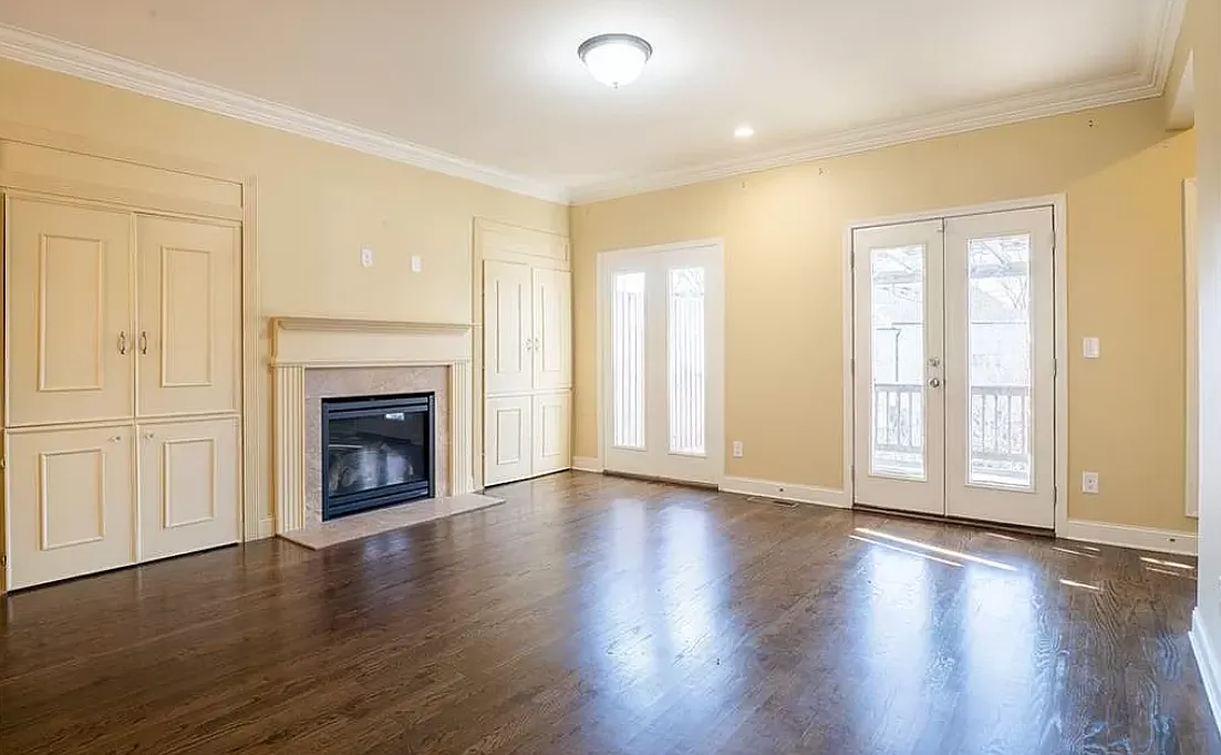 4 bed, 2600 sqft, $3,500 — Photo 2