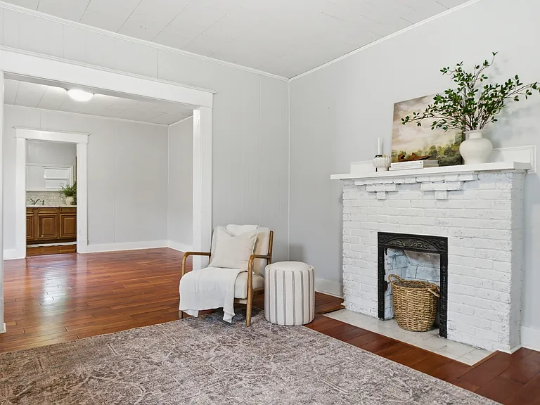 216 N Hickory St — Photo 8