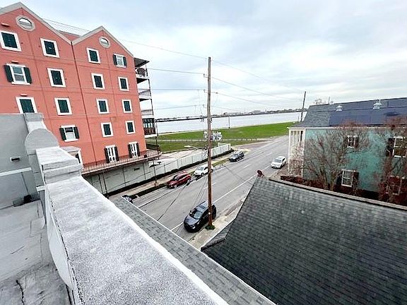 3rd image of 323 Morgan St #2C