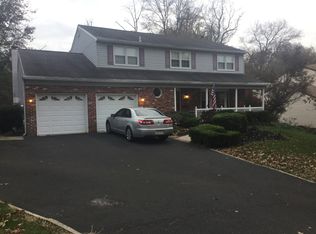 203 Fox Hollow Dr, Feasterville Trevose, PA 19053