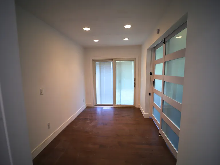 454 Woodland Dr W — Photo 7