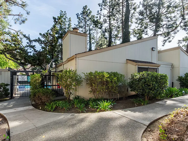 982 Kiely Blvd #F — Photo 9
