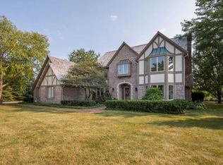 201 E Ironwood Cir, Mequon, WI 53092