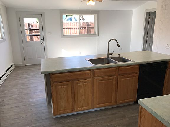 4th image of 835 Missoula Ave