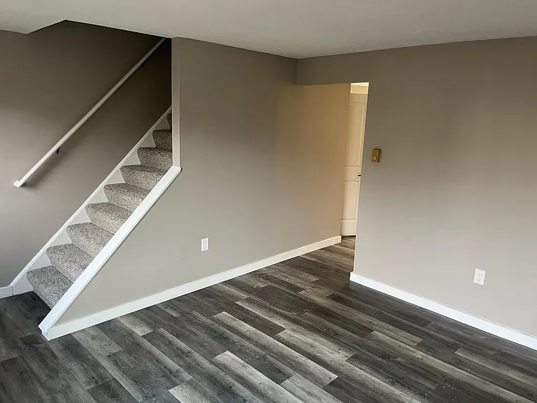 228 Parkwood Cir #3 — Photo 8