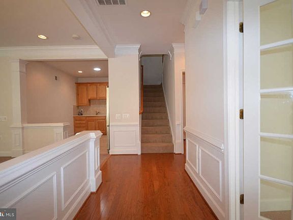 3rd image of 20565 Rosewood Manor Sq