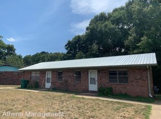 135-B Sycamore Ln, Athens, GA 30605