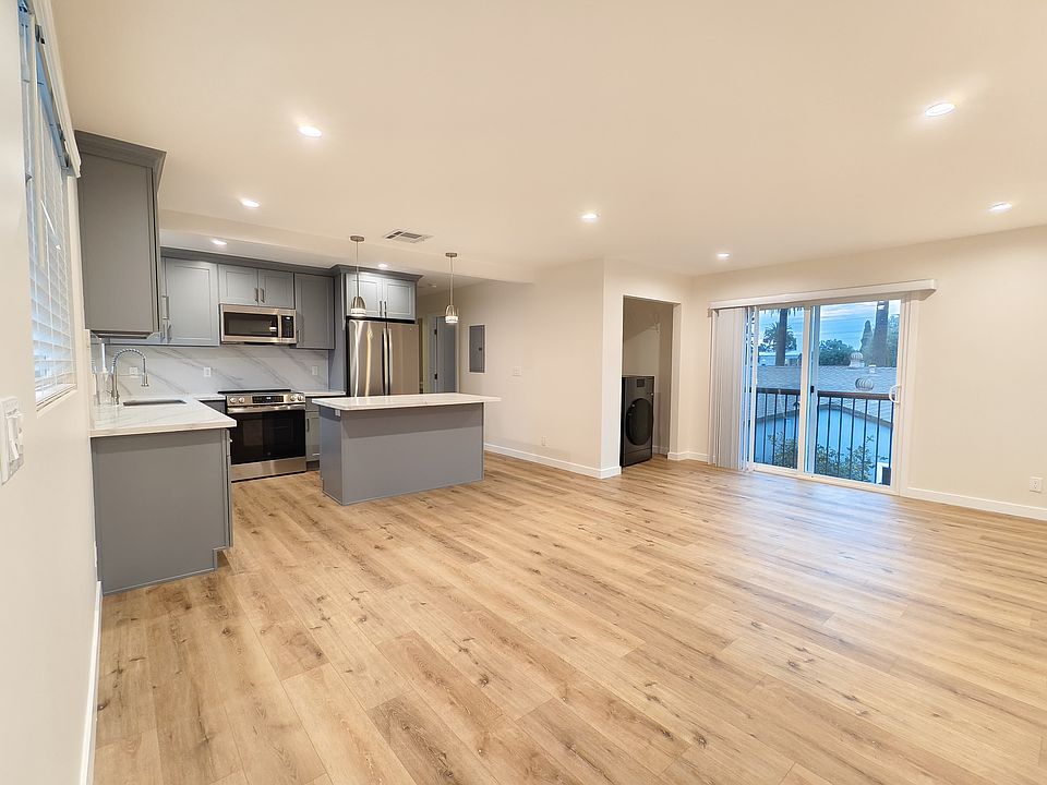 Kitchen, dining and living room area